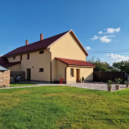 Rodinny Dum U Rybnika V Blizkosti Olomouce Hlusovice