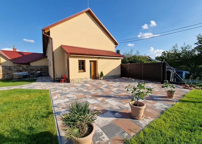 Rodinny Dum U Rybnika V Blizkosti Olomouce Villa Hlusovice